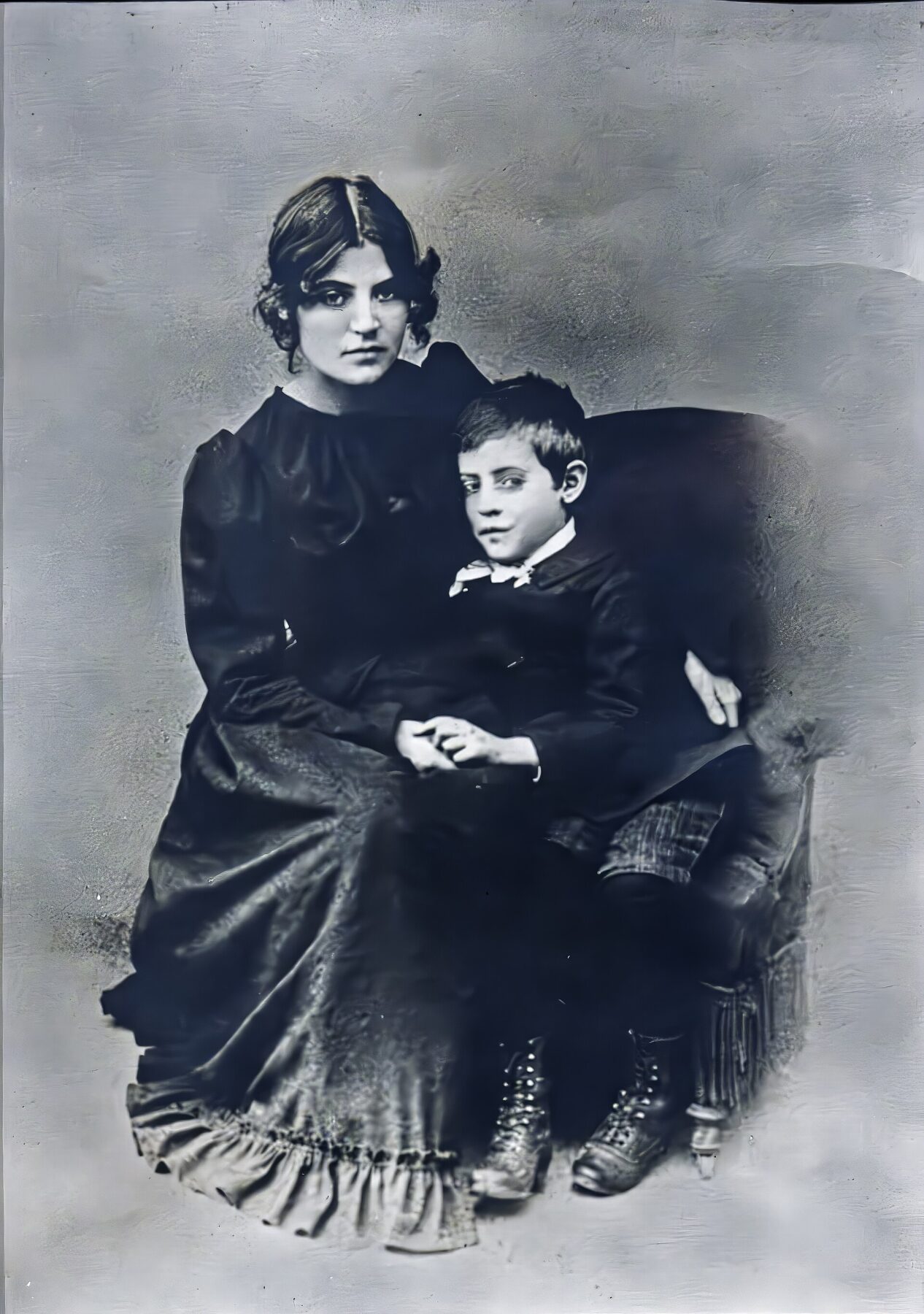 モーリス・ユトリロと母 シュザンヌ・ヴァラドン の写真　1890年頃　写真作品
