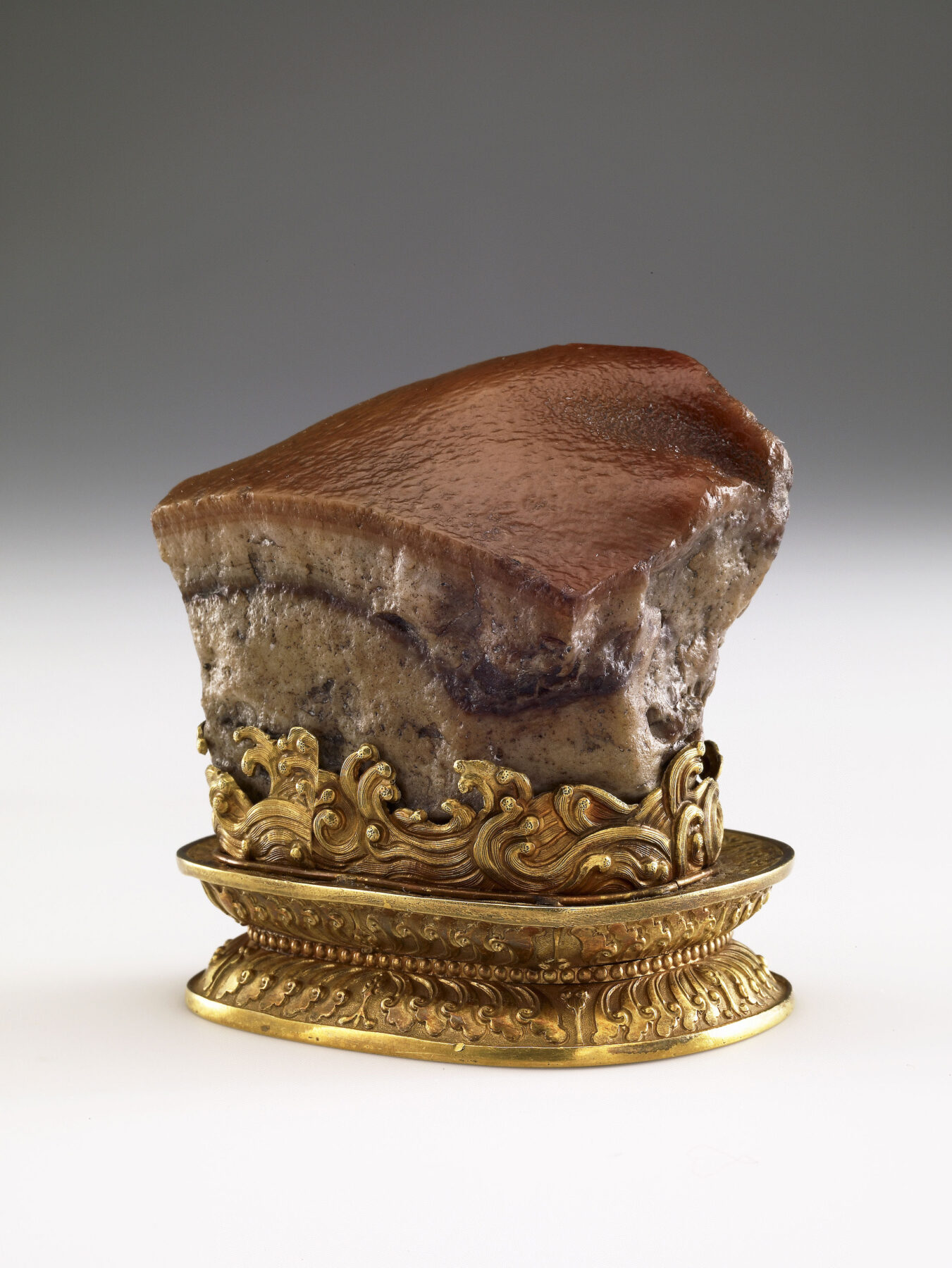 『肉形石』 清時代 碧石 高さ6.6cm、長さ7.9cm 国立故宮博物院所蔵 豚の角煮のように見える国立故宮博物院所蔵の肉形石