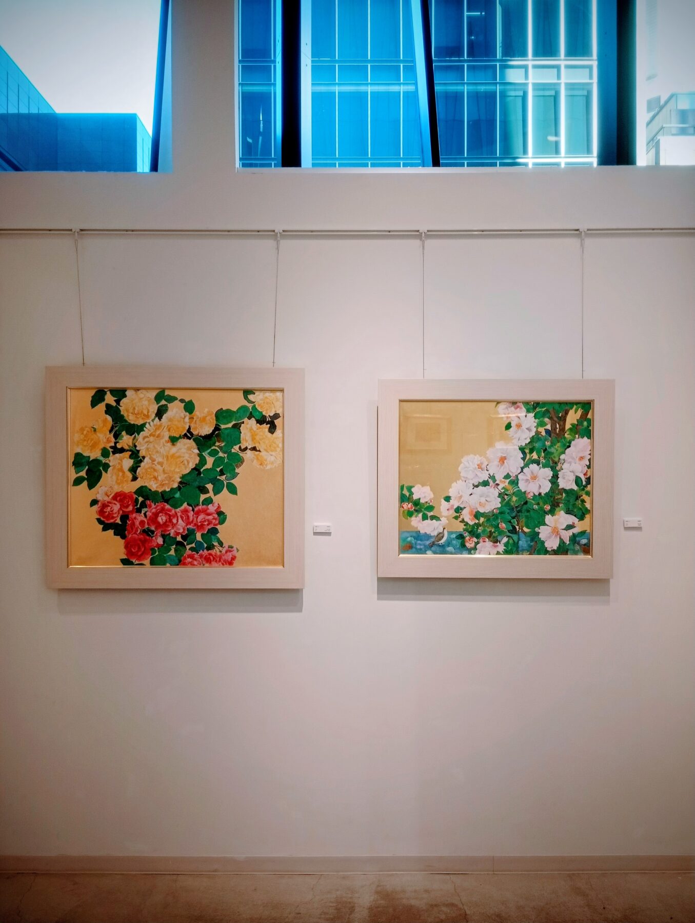 ワイヤー二点吊り（左右2本） 設樂雅美さんの日本画作品