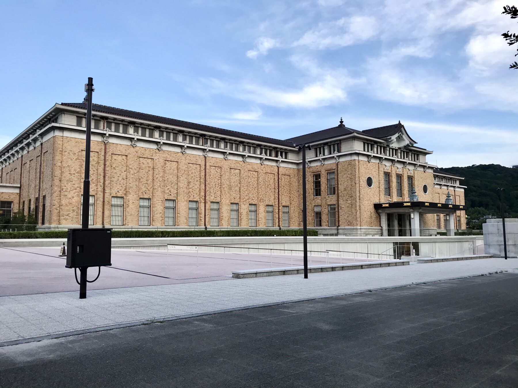 京都市京セラ美術館。Photo： Tokyo-Good ／ Wikimedia Commons ／ CC BY-SA 4.0