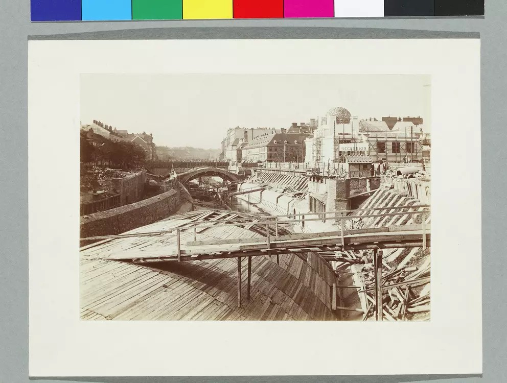 建設中のウィーン分離派会館、1898年10月9日撮影。Photo：Friedrich Strauß  Wien Museum  CC0